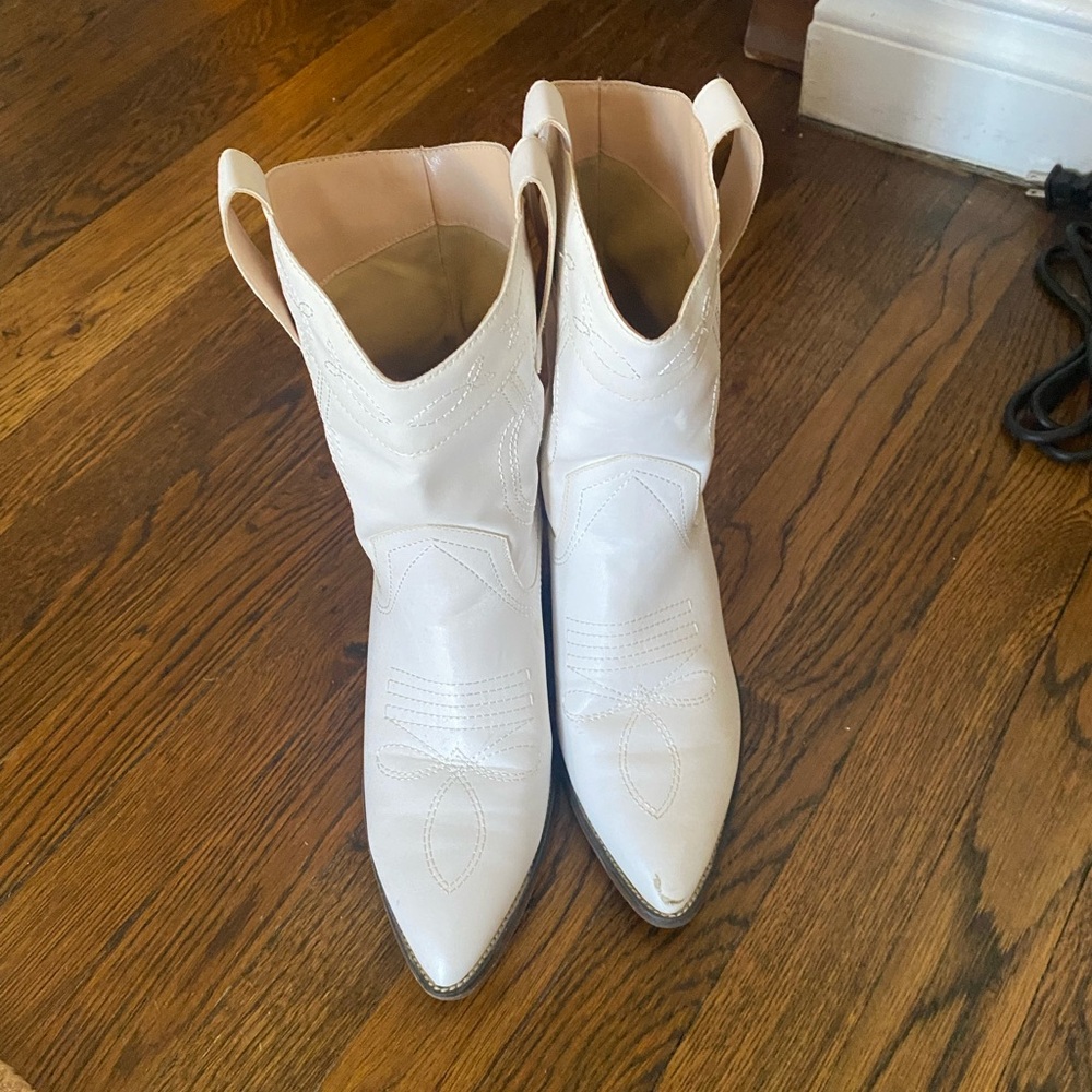 Women's White Cowboy Boots